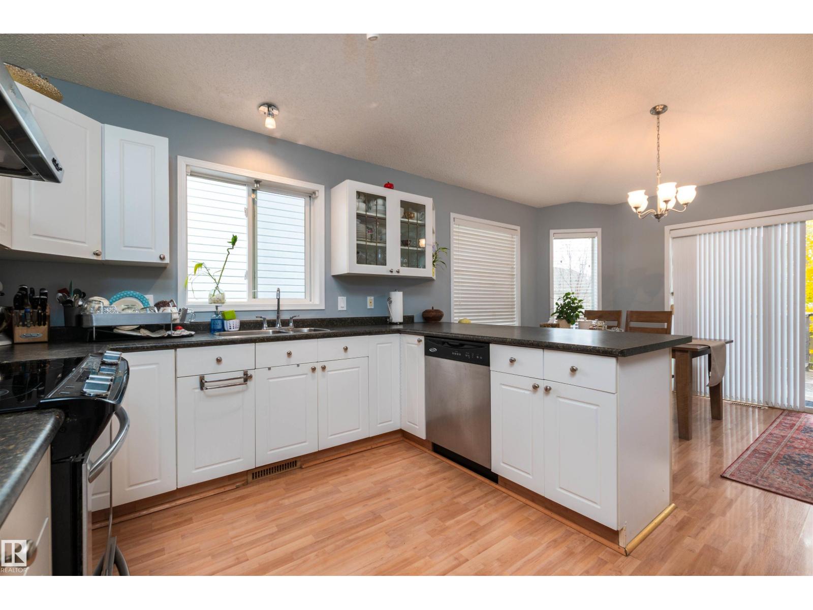 208 Rainbow Cr Property Photo 9