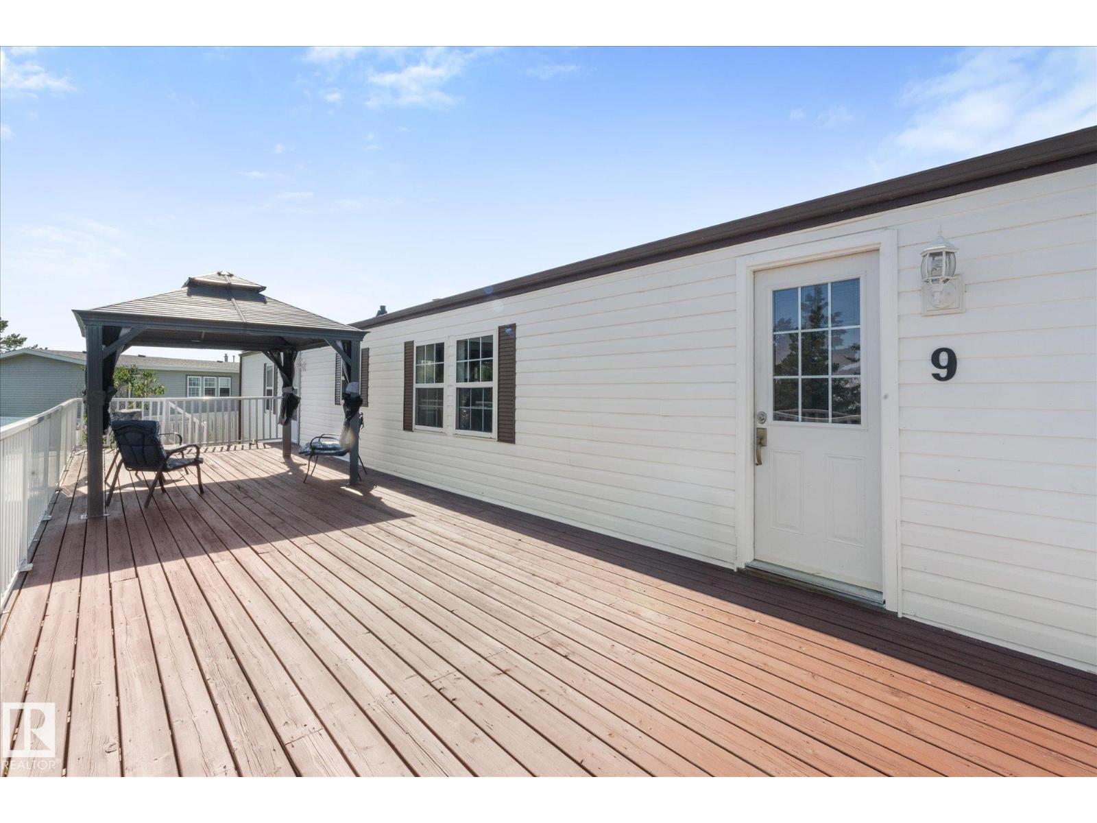 9 3400 48 St Property Photo 11