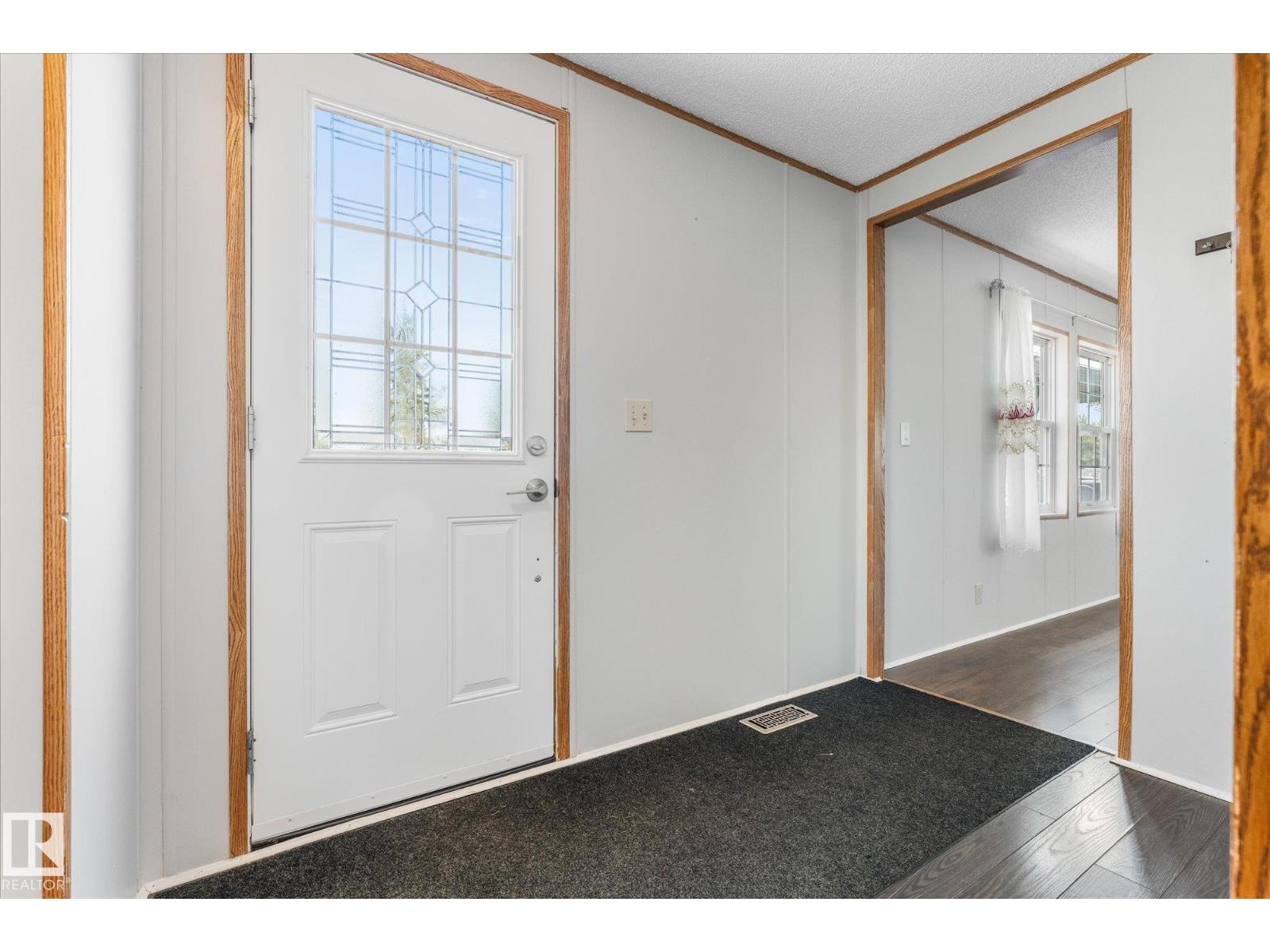 9 3400 48 St Property Photo 12