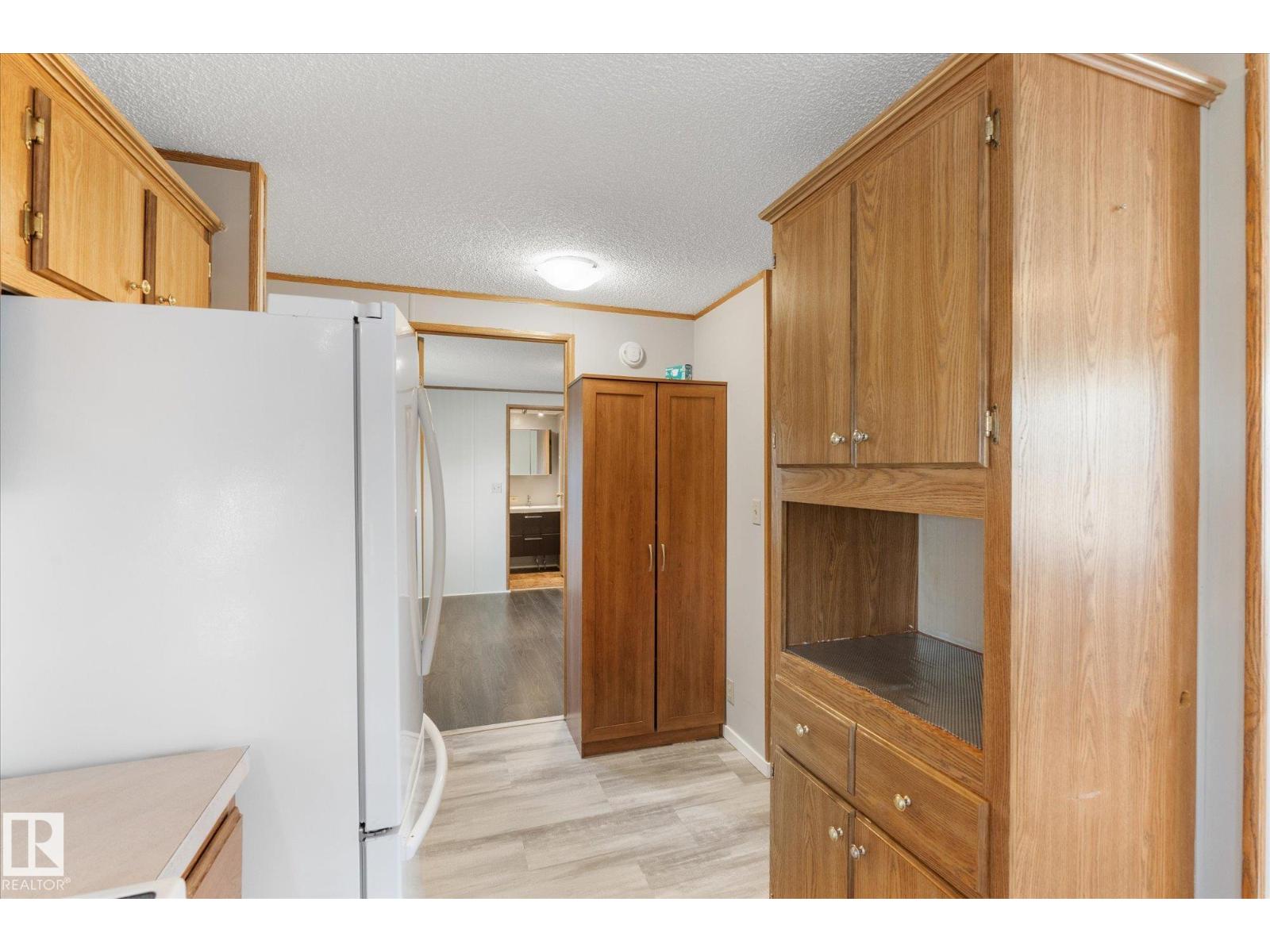 9 3400 48 St Property Photo 23
