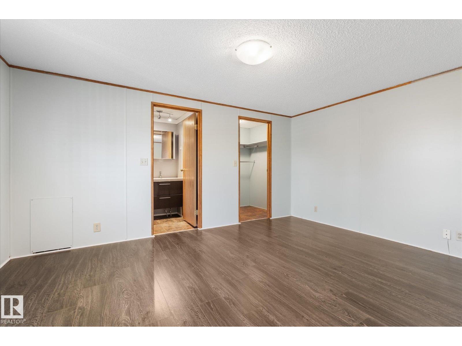 9 3400 48 St Property Photo 25