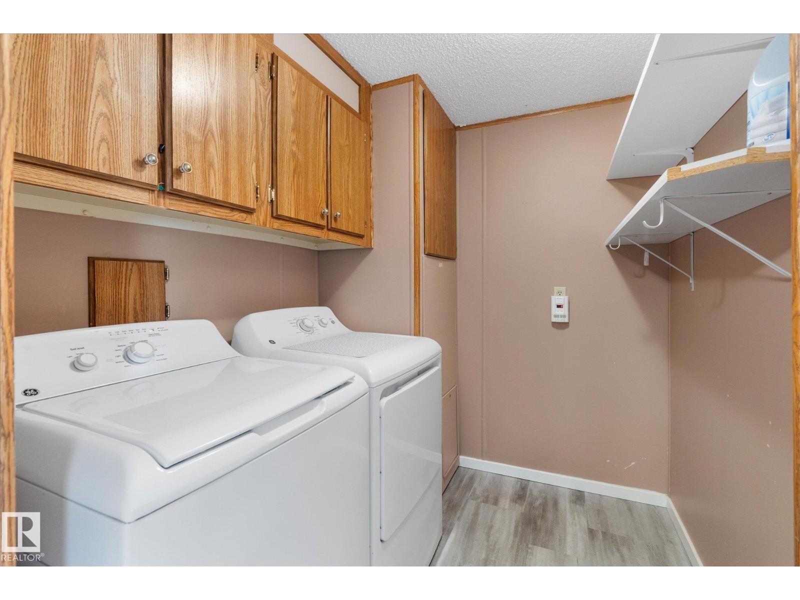 9 3400 48 St Property Photo 38