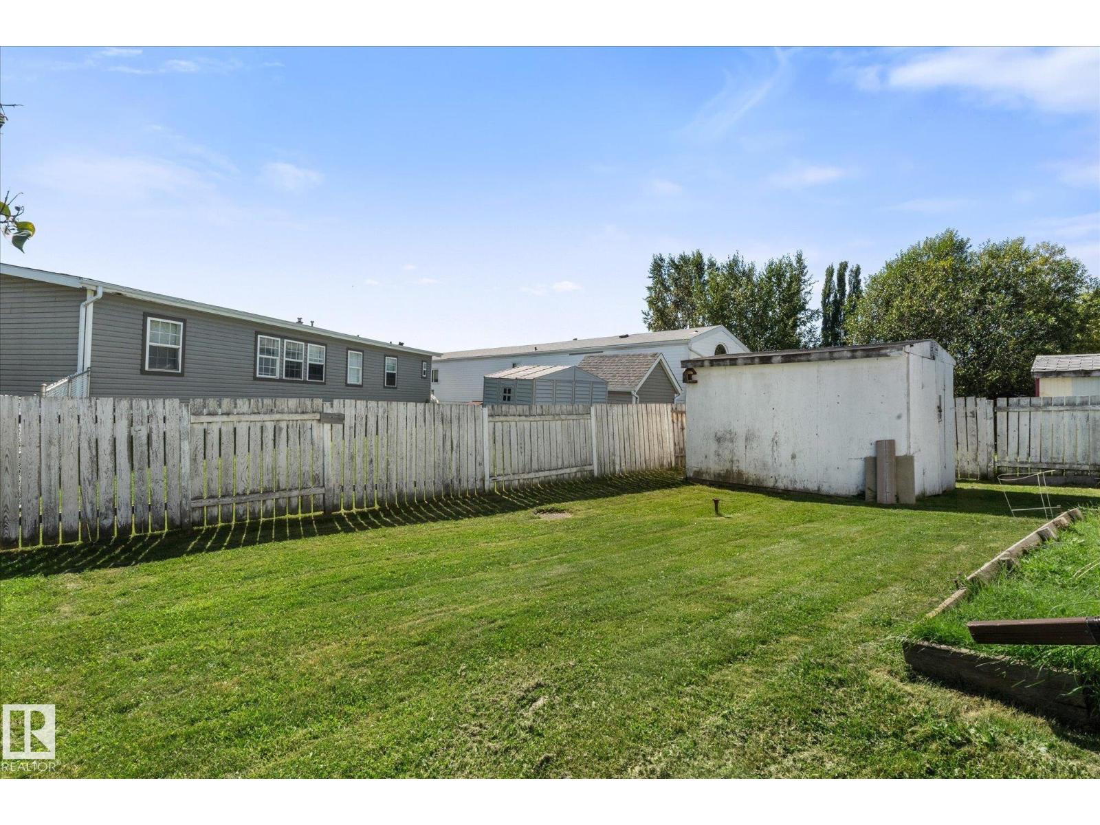 9 3400 48 St Property Photo 41