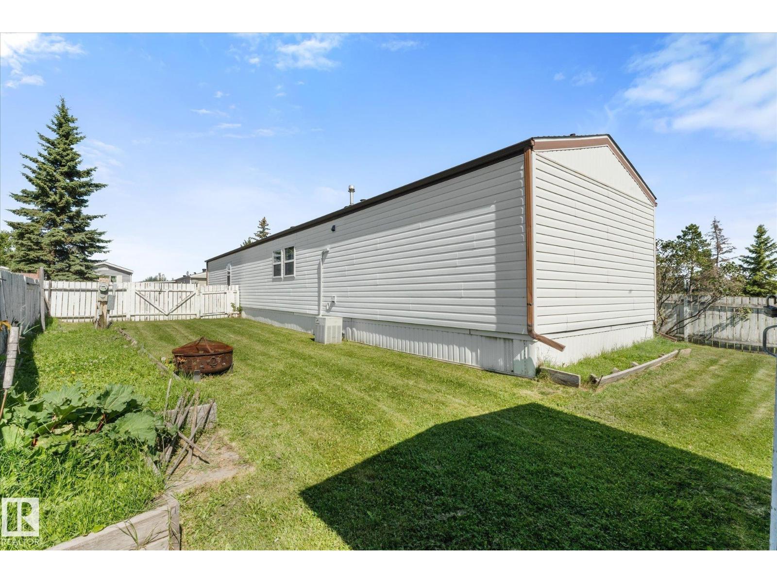 9 3400 48 St Property Photo 43