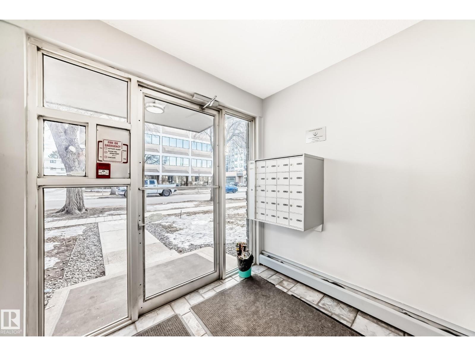 #302 10606 123 St Nw Property Photo 5