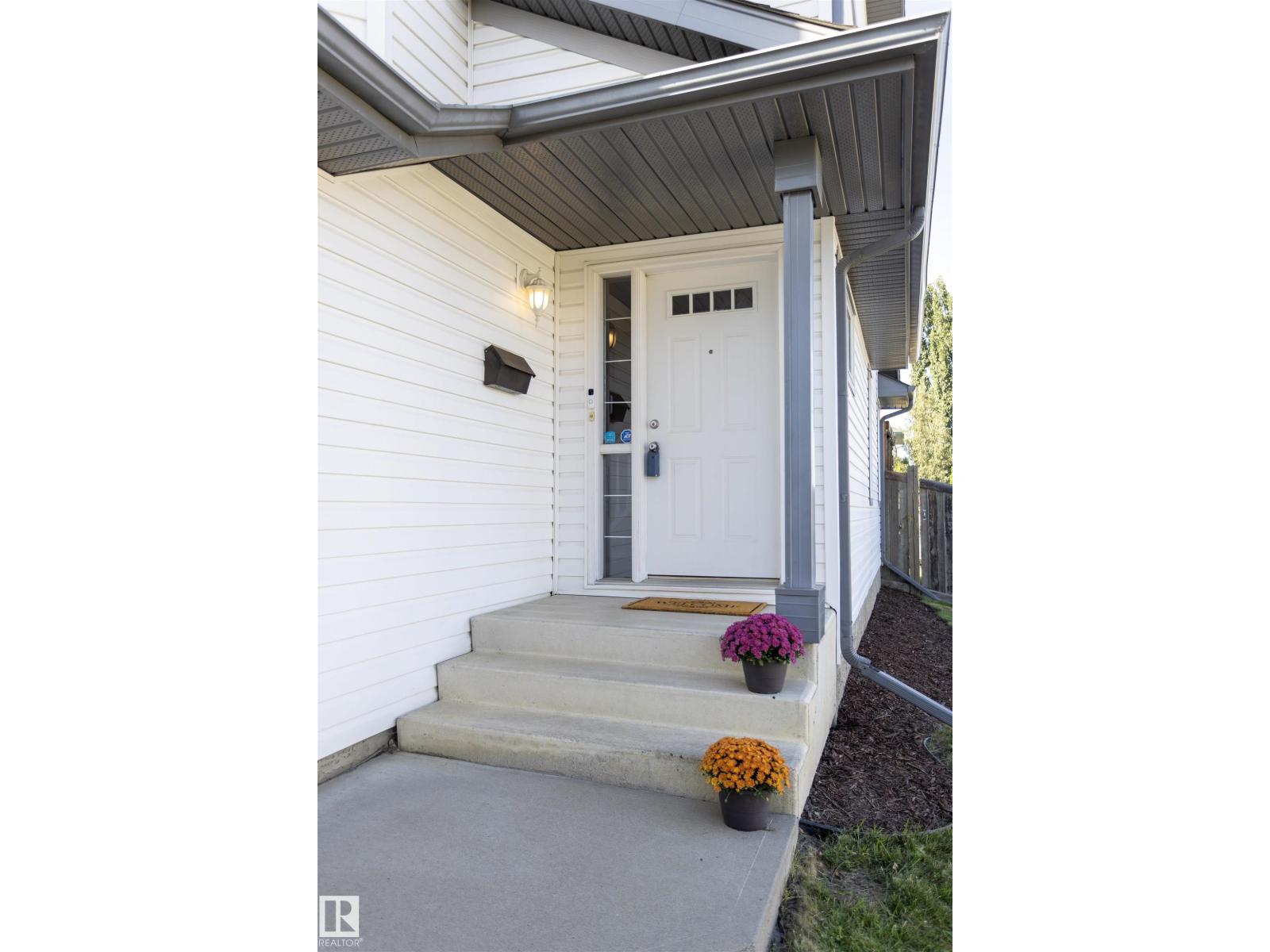 3575 Mclean Cr Sw Property Photo 4