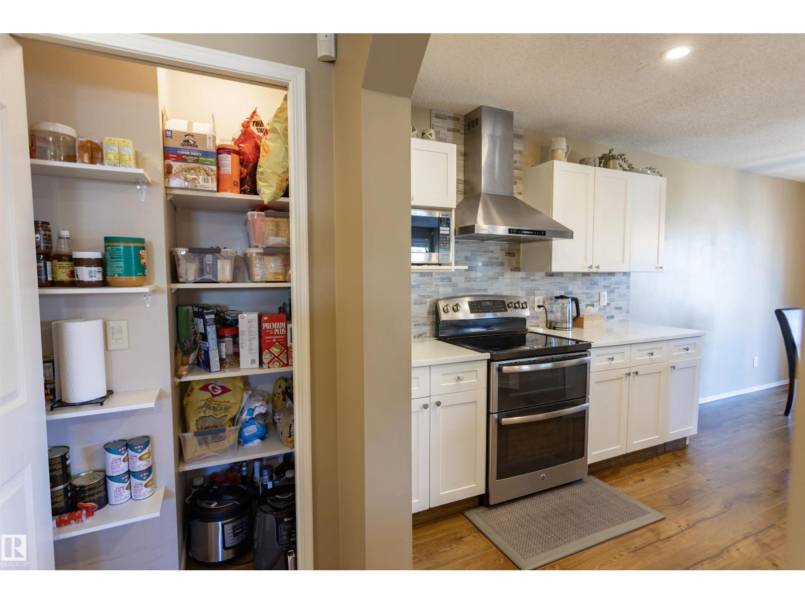 3575 Mclean Cr Sw Property Photo 22