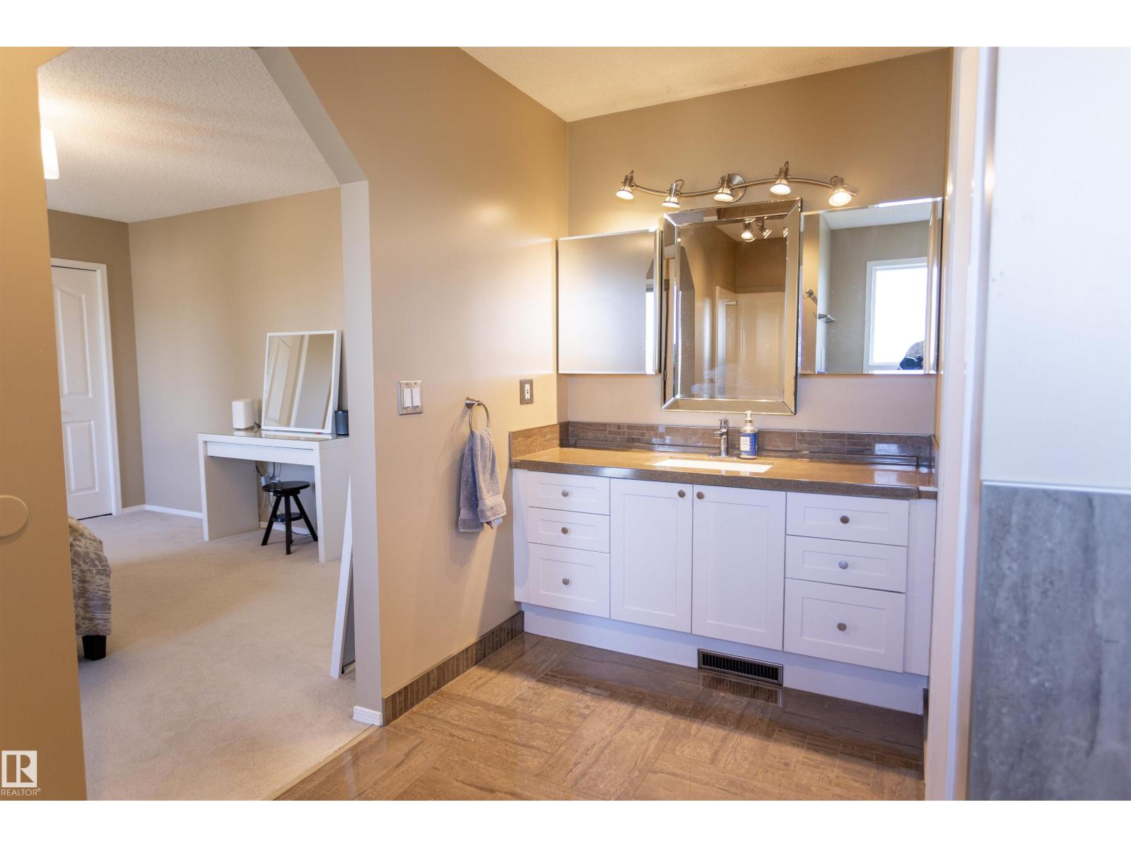 3575 Mclean Cr Sw Property Photo 29
