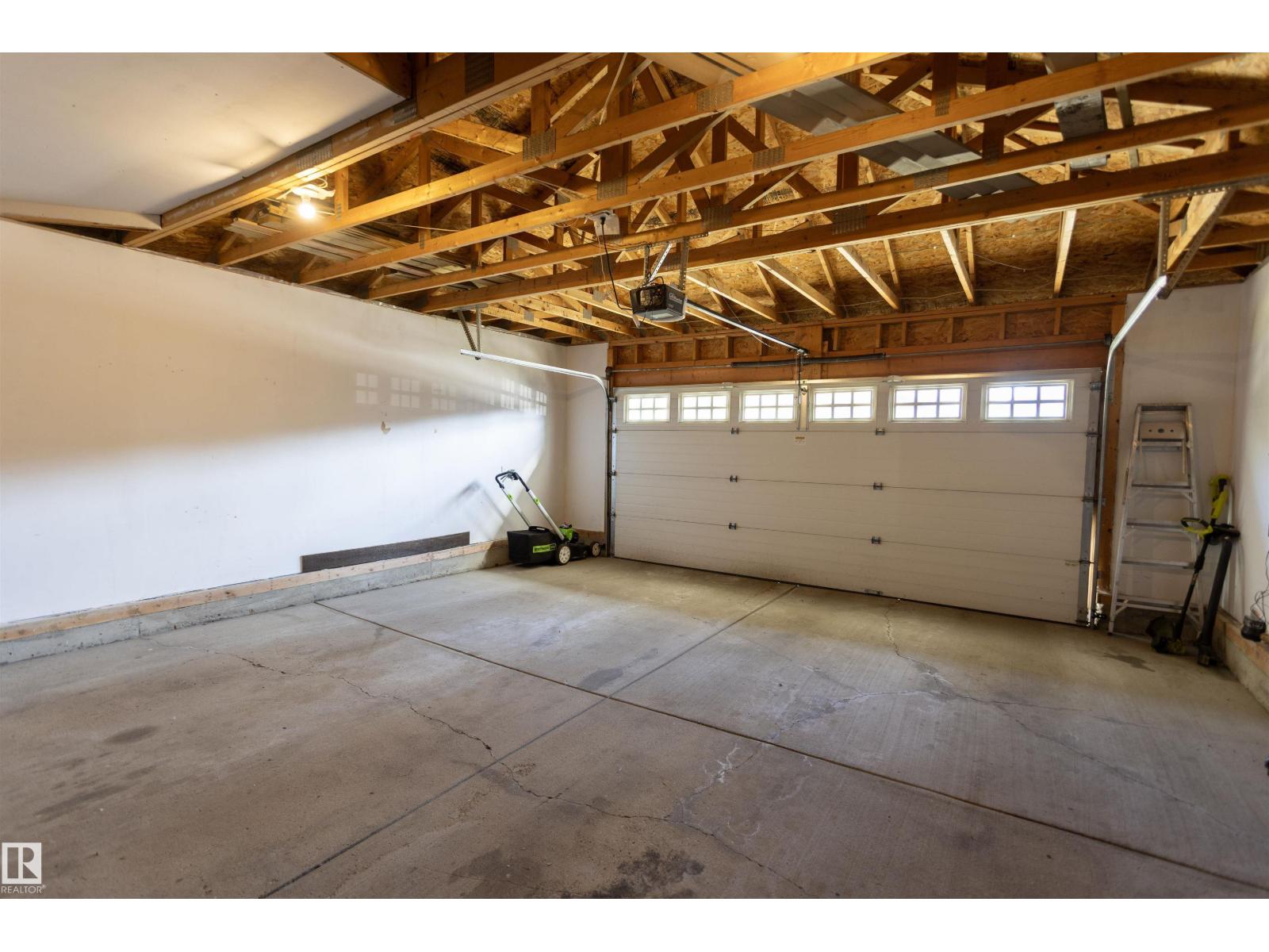 3575 Mclean Cr Sw Property Photo 52
