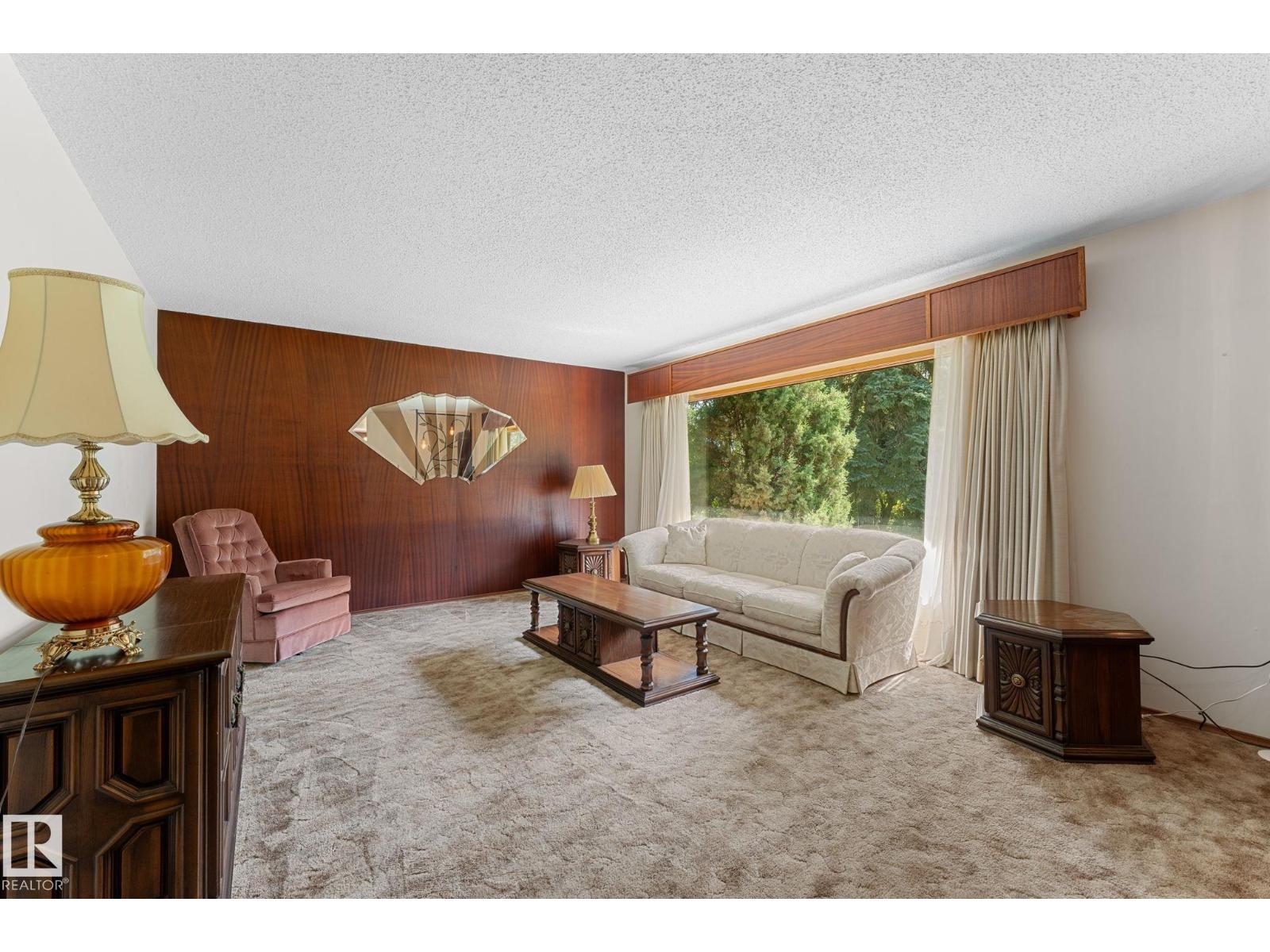 5020 53 Av Property Photo 6
