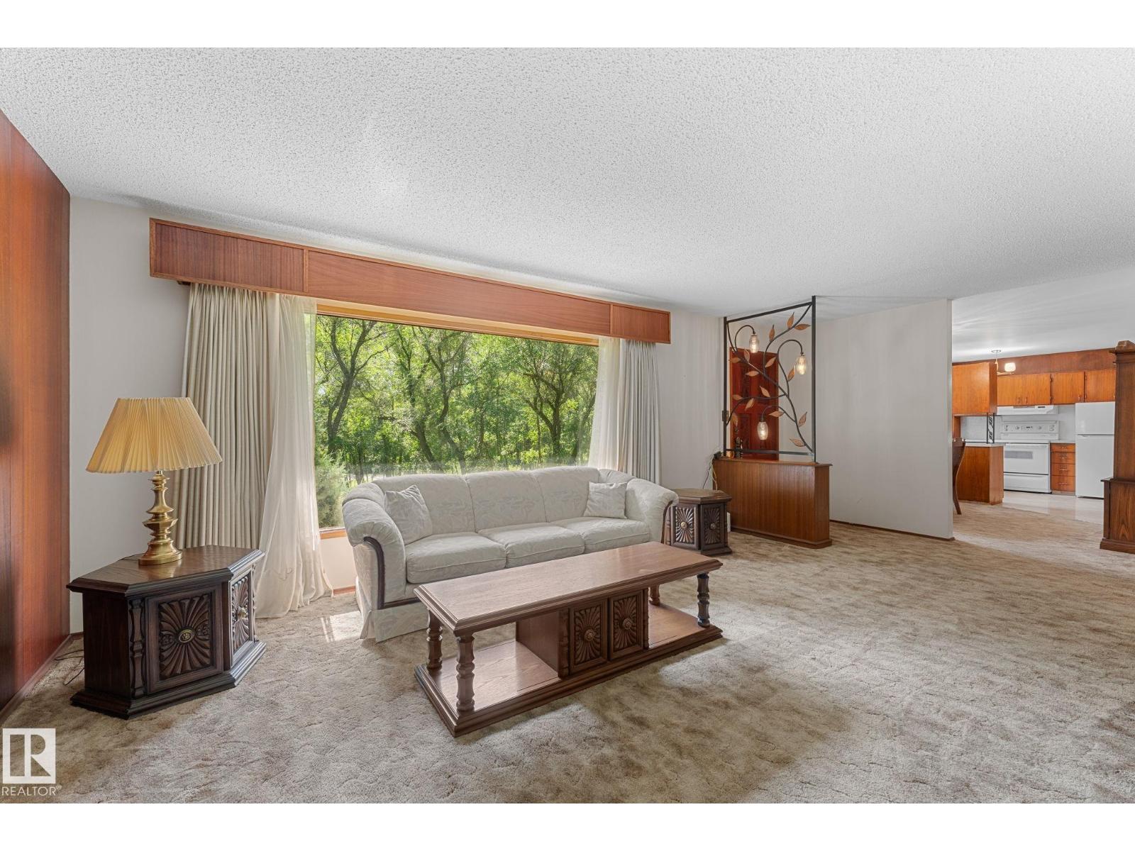 5020 53 Av Property Photo 7