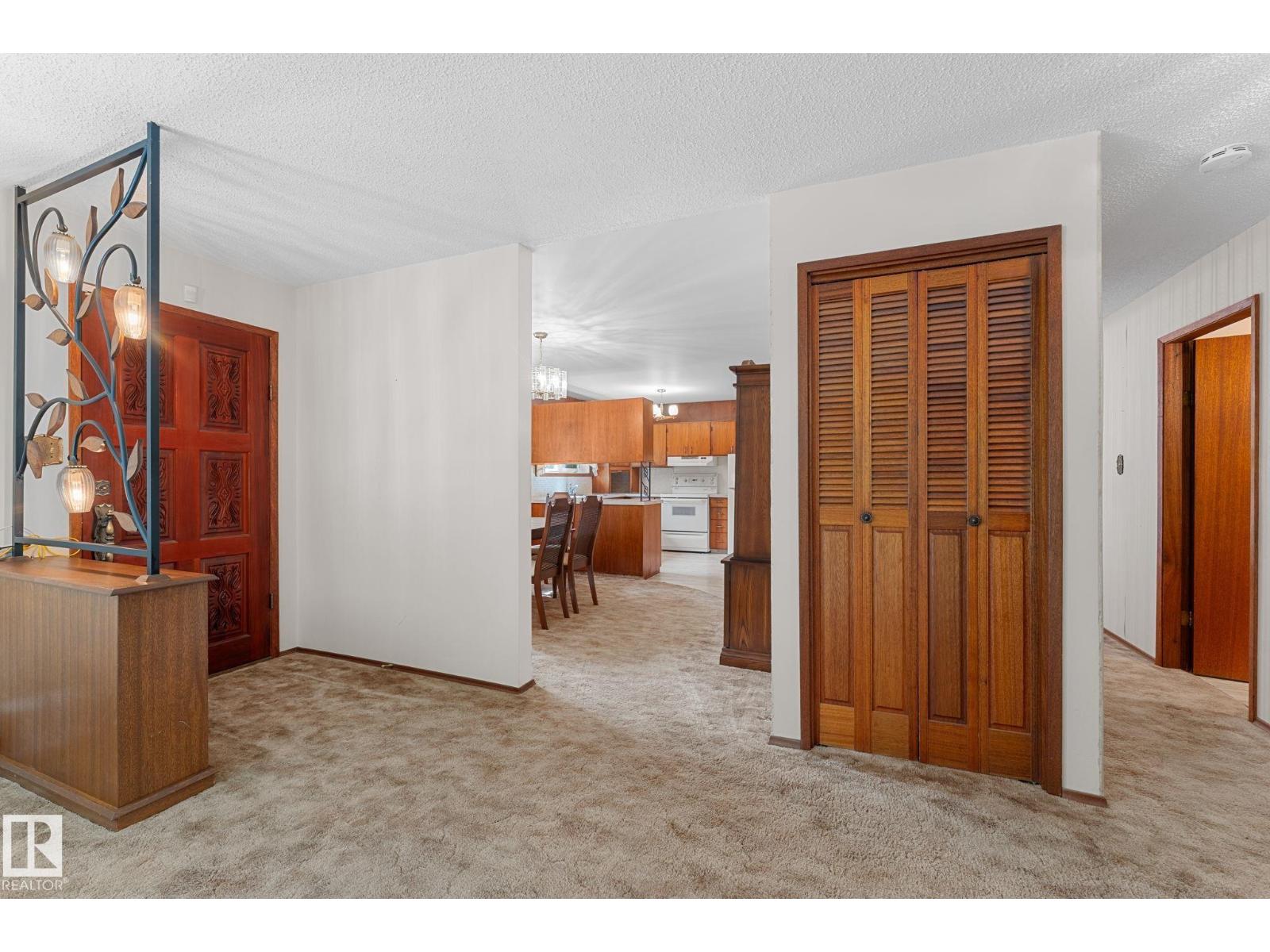 5020 53 Av Property Photo 10