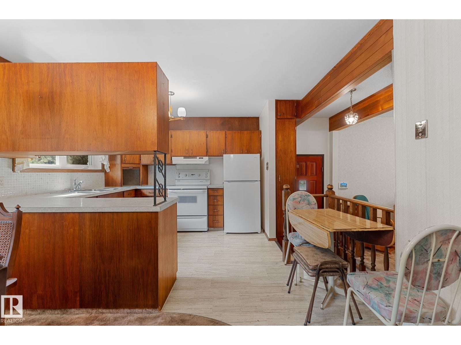 5020 53 Av Property Photo 13