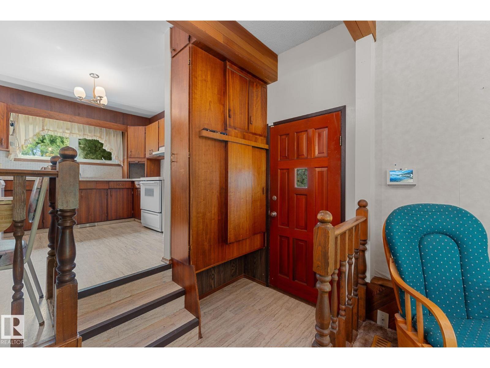 5020 53 Av Property Photo 21