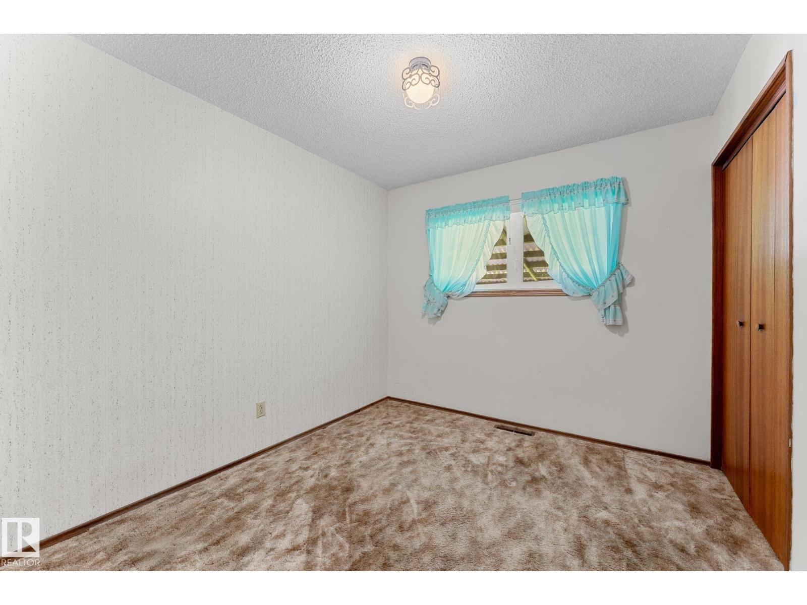 5020 53 Av Property Photo 26