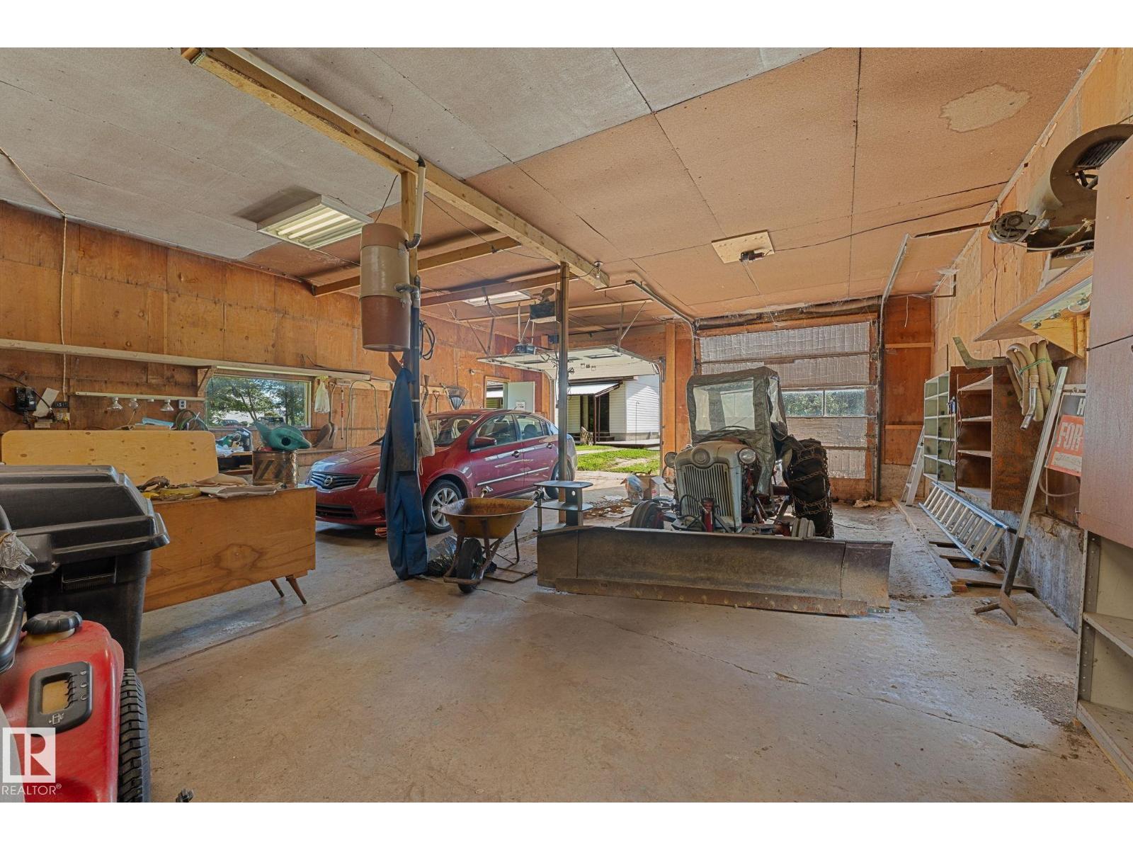 5020 53 Av Property Photo 45