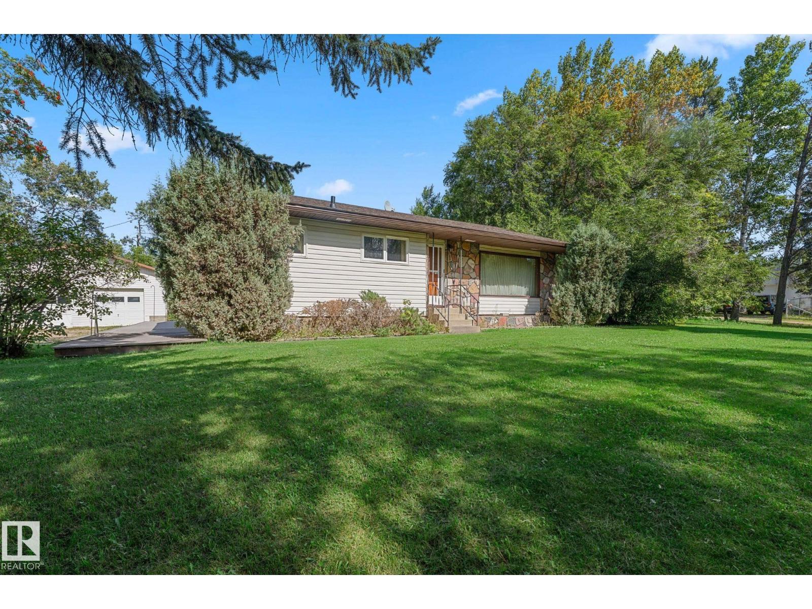 5020 53 Av Property Photo 55