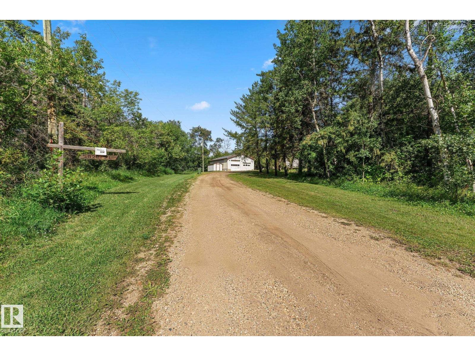 5020 53 Av Property Photo 59