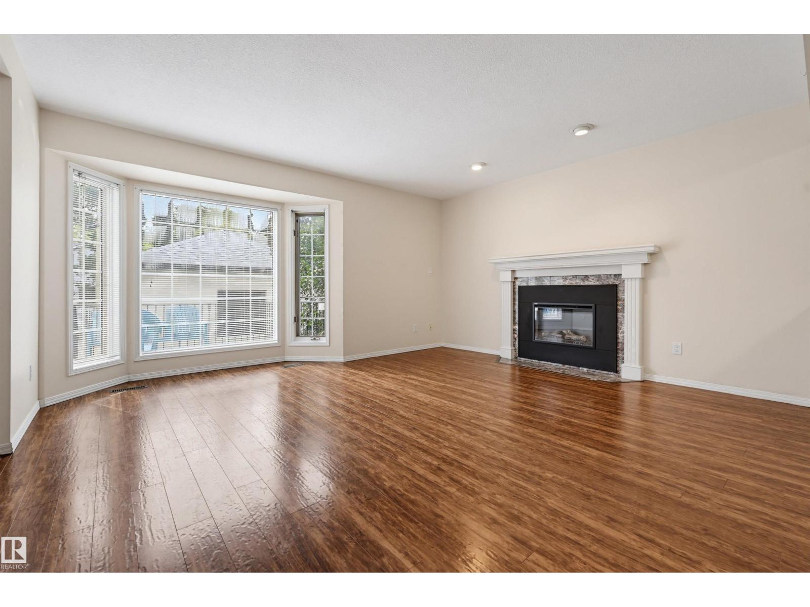 11107 University Av Nw Property Photo 4