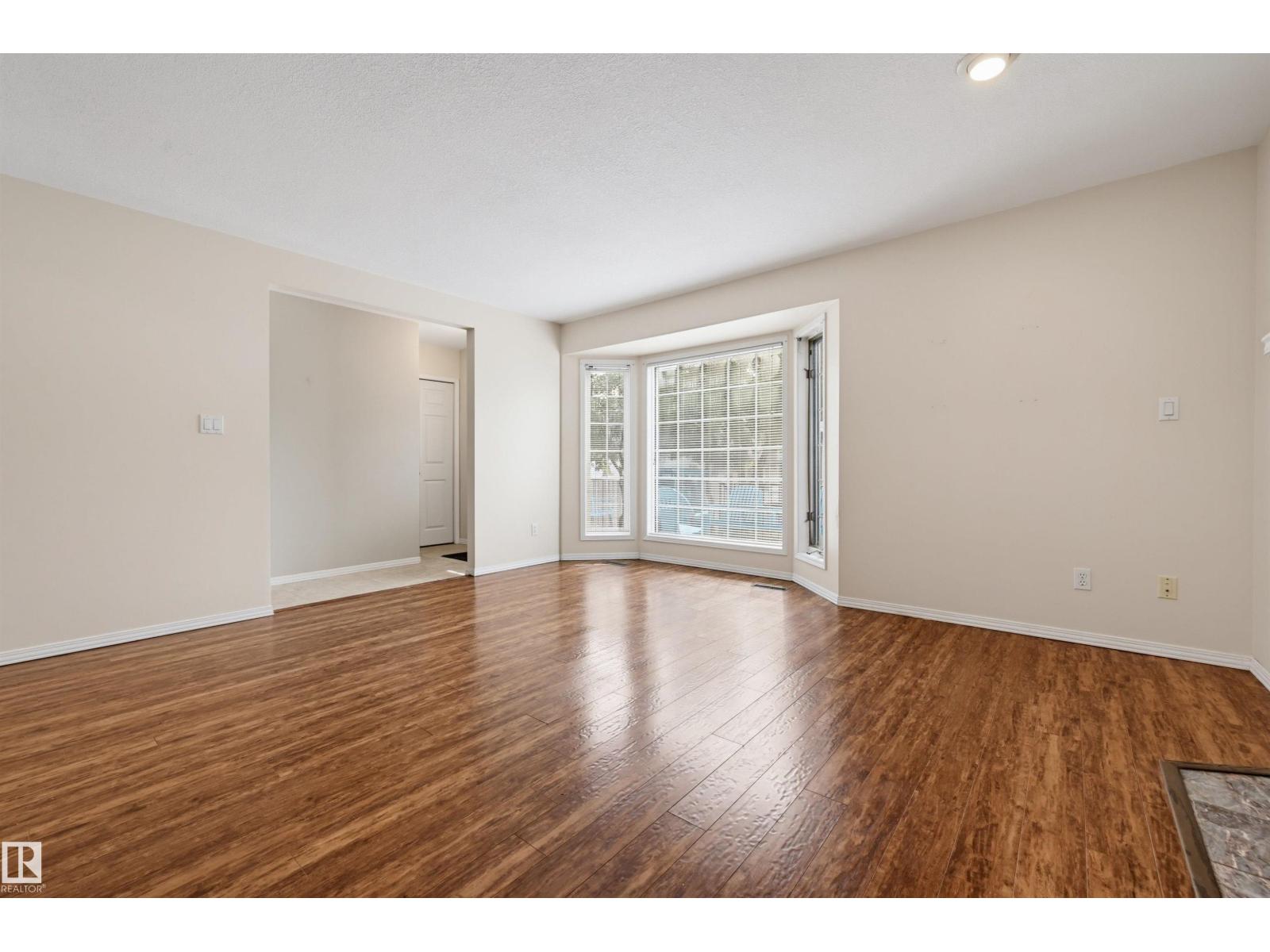 11107 University Av Nw Property Photo 6