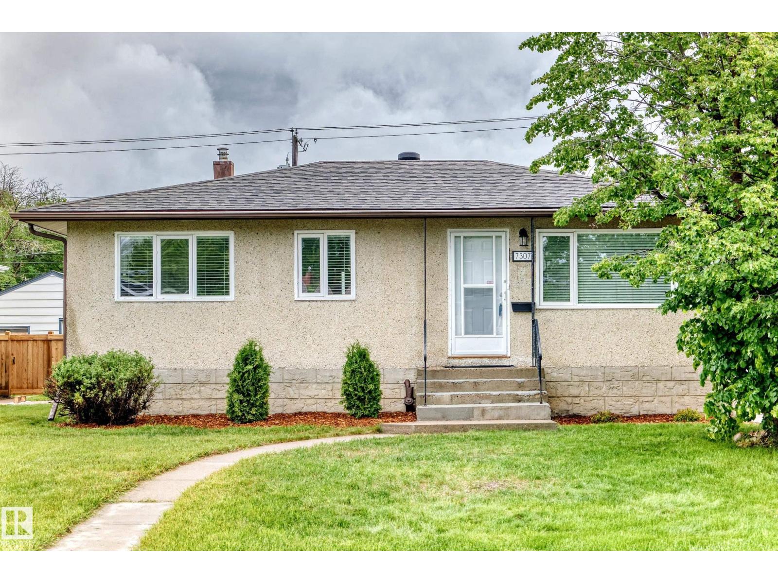 7307 76 ST NW Property Photo 1