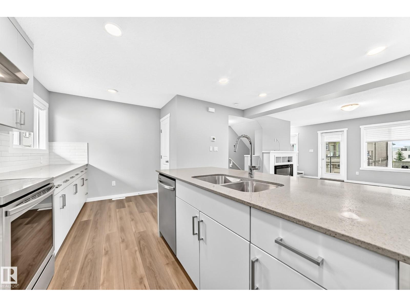 #117 1530 Tamarack Bv Nw Property Photo 10