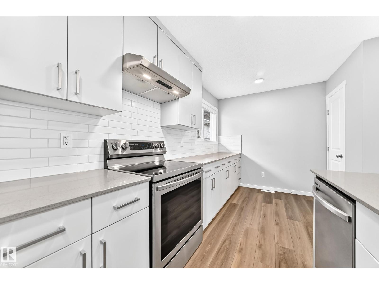 #117 1530 Tamarack Bv Nw Property Photo 11