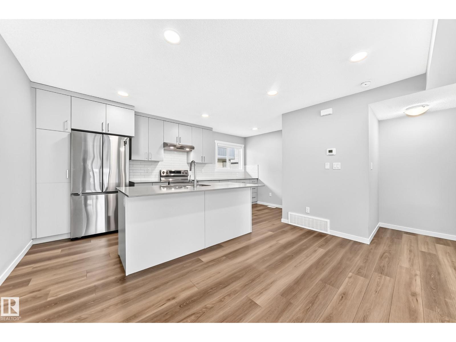 #117 1530 Tamarack Bv Nw Property Photo 12