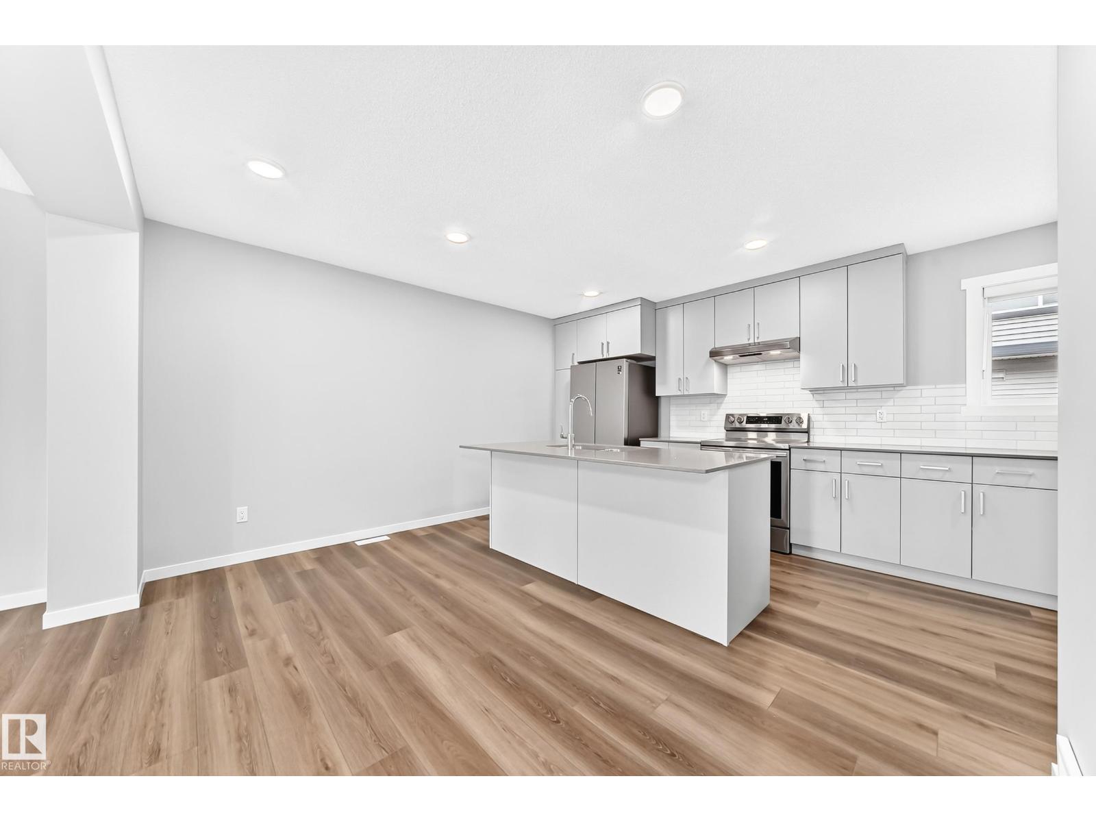#117 1530 Tamarack Bv Nw Property Photo 13