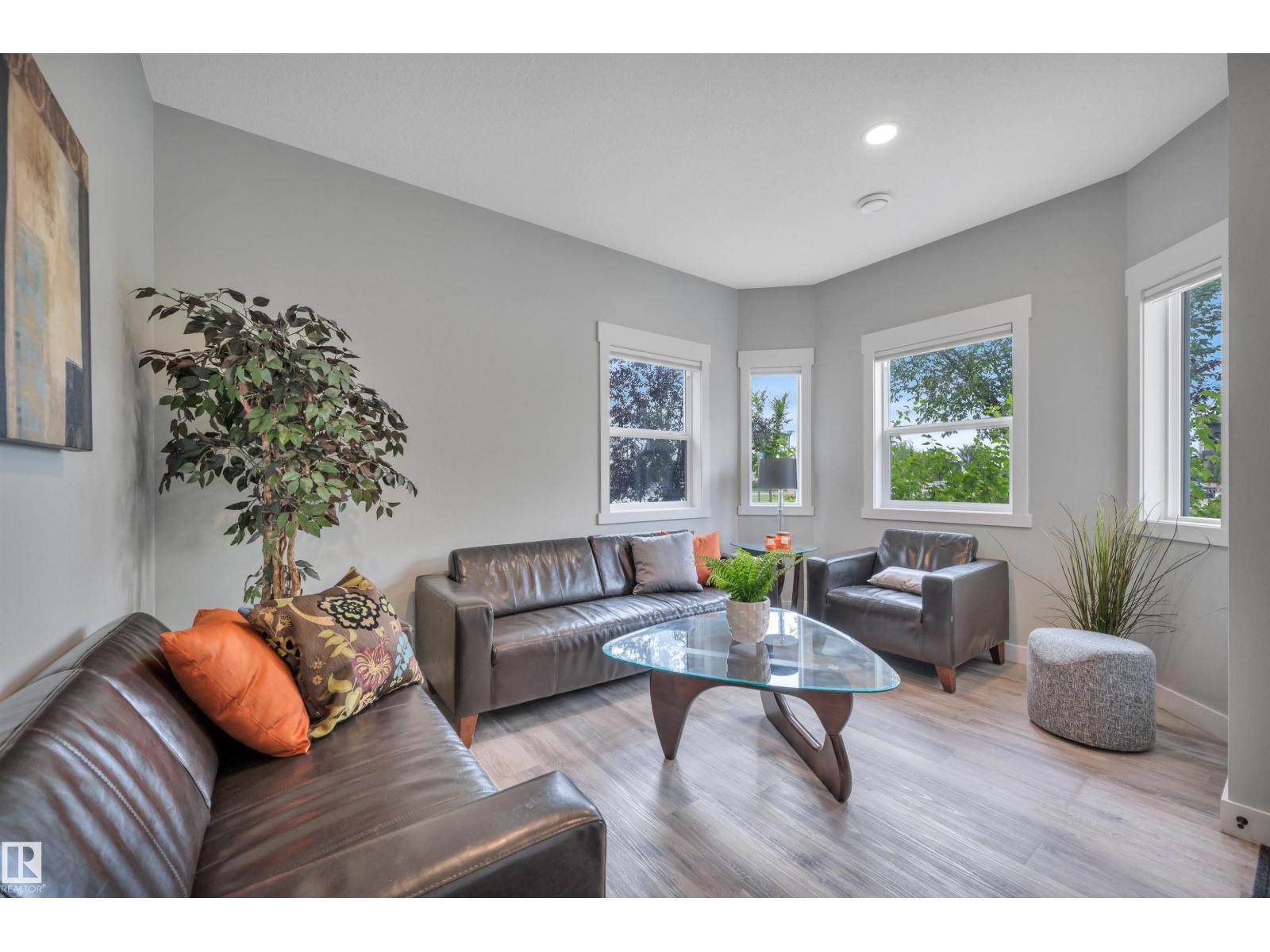#4 150 Everitt Dr Property Photo 5