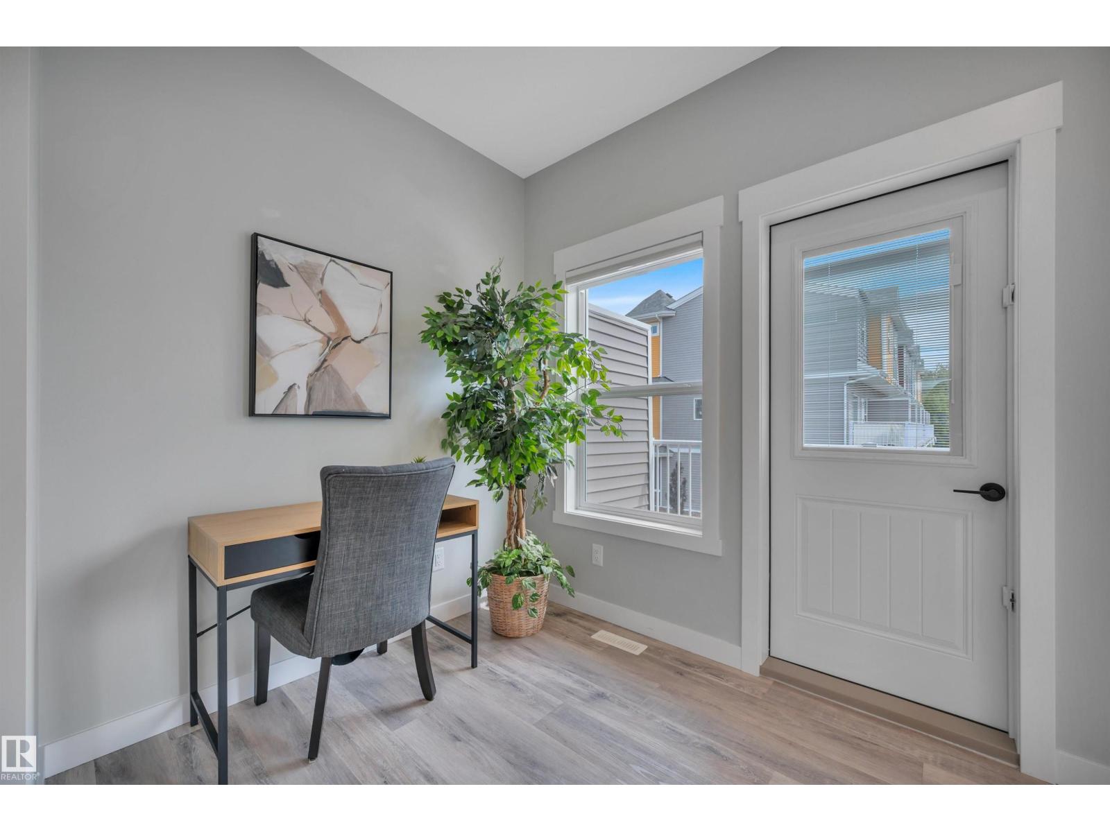 #4 150 Everitt Dr Property Photo 12