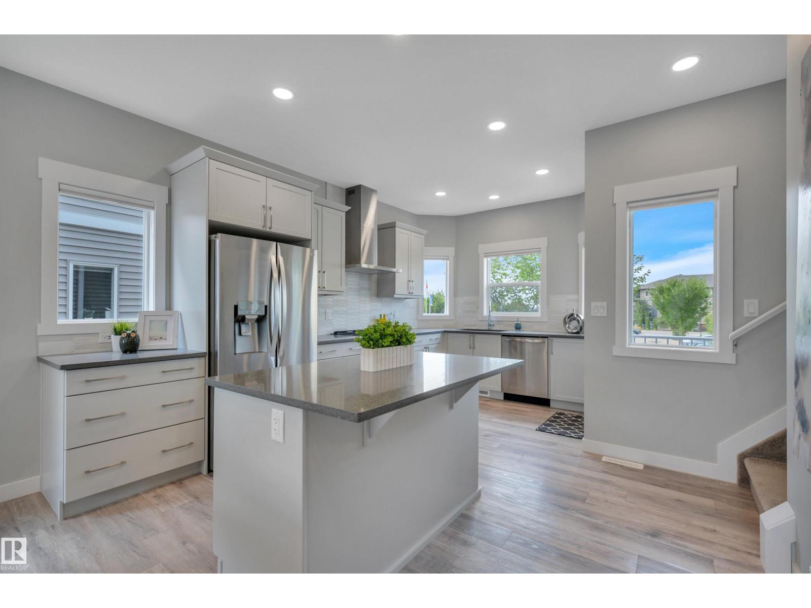 #4 150 Everitt Dr Property Photo 17