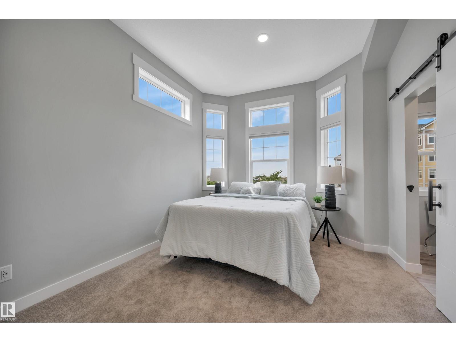 #4 150 Everitt Dr Property Photo 28