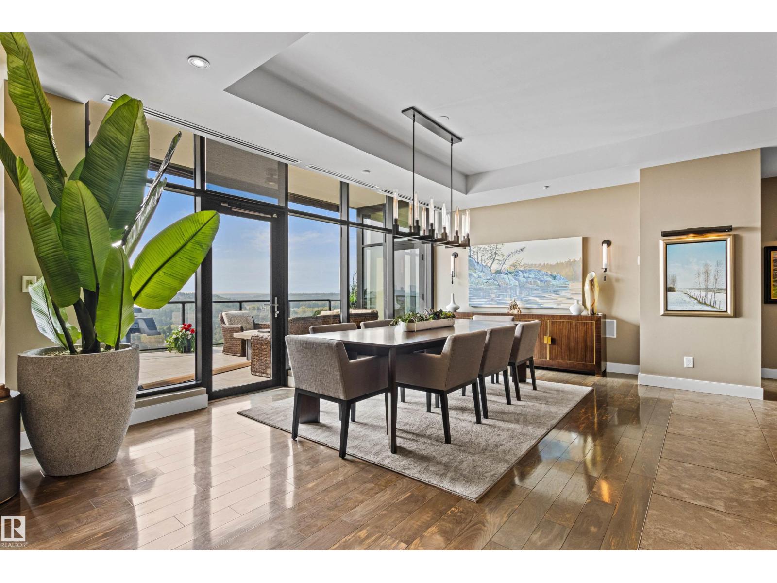 #401 11930 100 Av Nw Property Photo 11