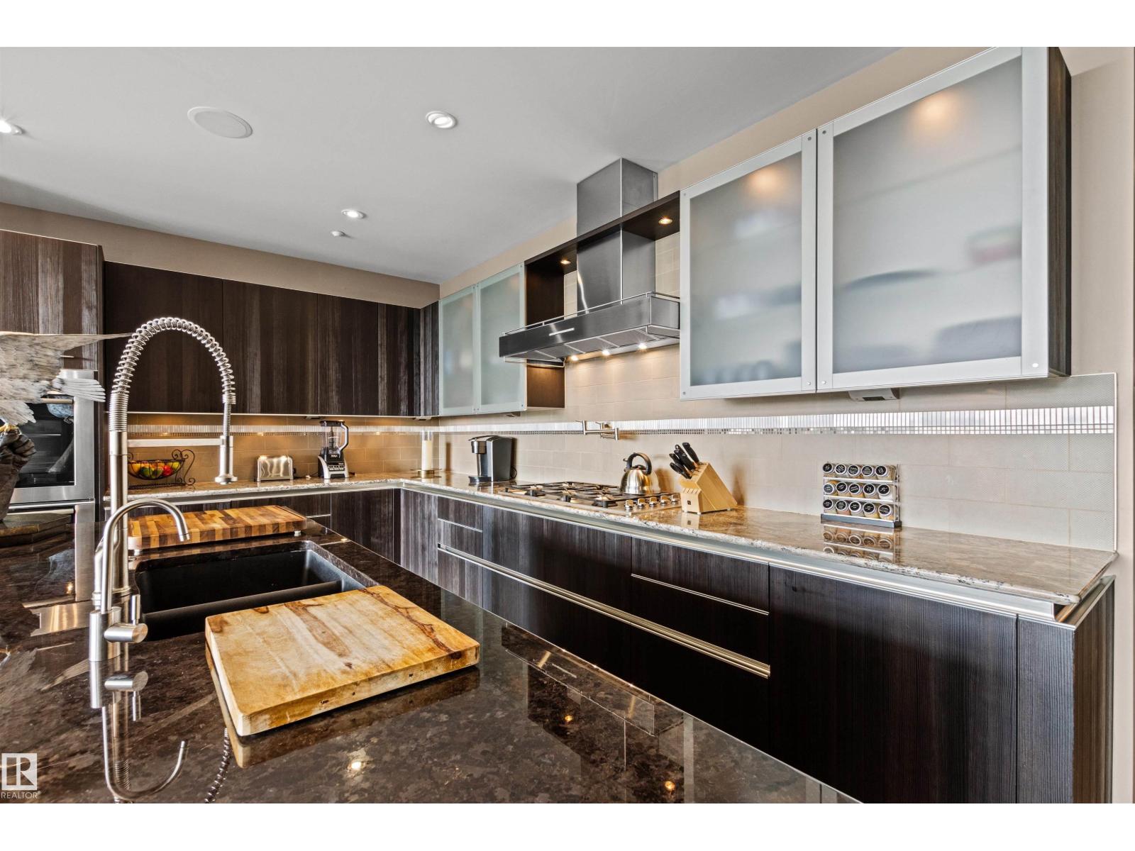 #401 11930 100 Av Nw Property Photo 33
