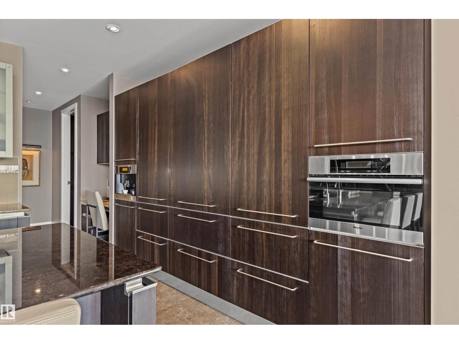 #401 11930 100 Av Nw Property Photo 36