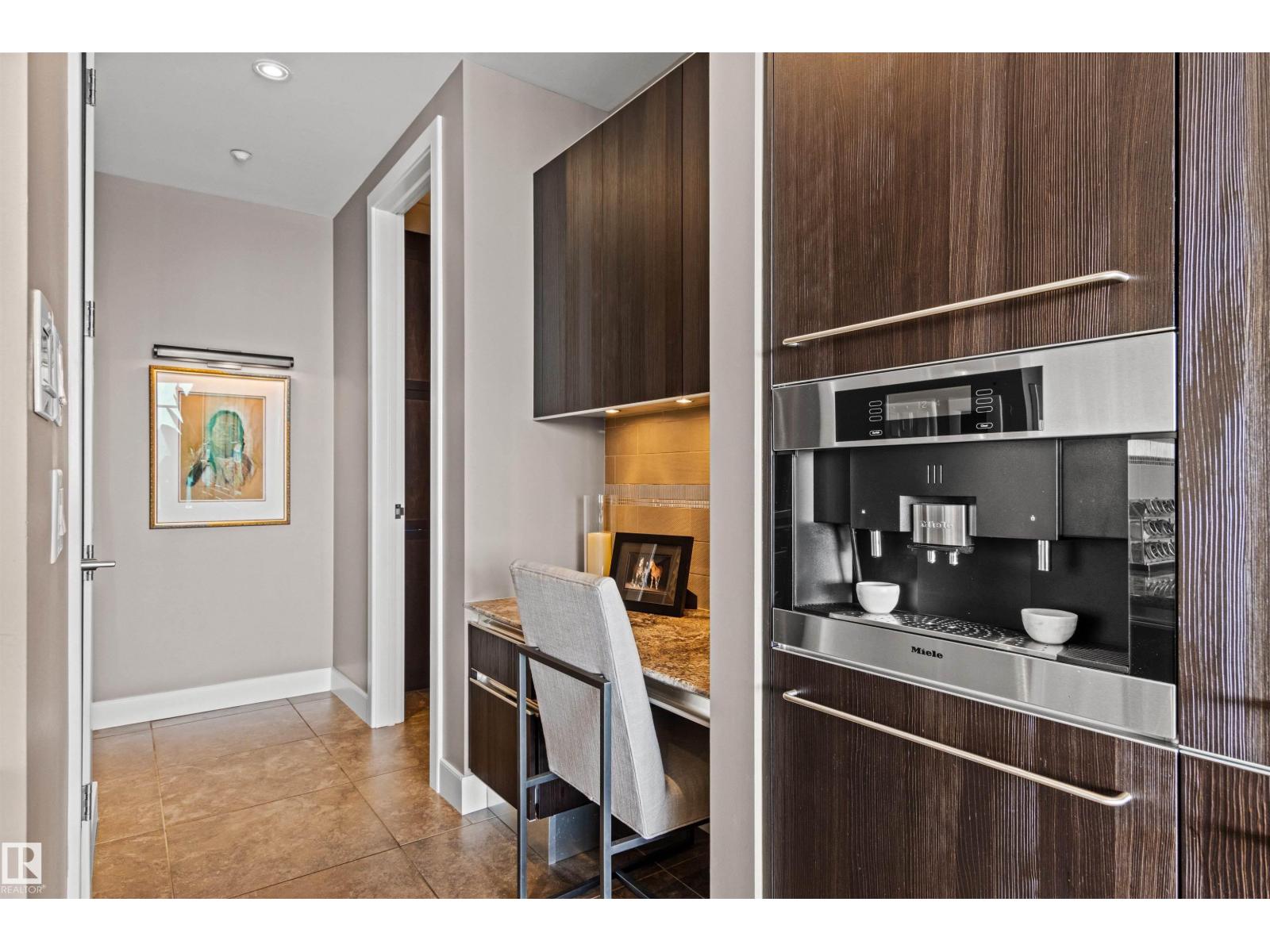 #401 11930 100 Av Nw Property Photo 39