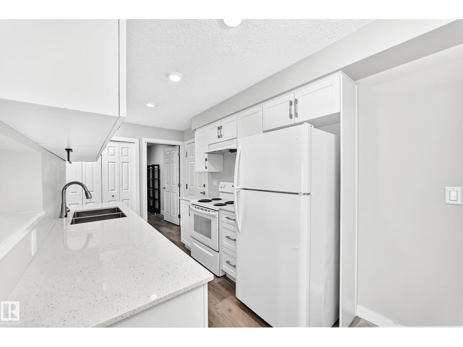 #220 11511 27 Av Nw Property Photo 3