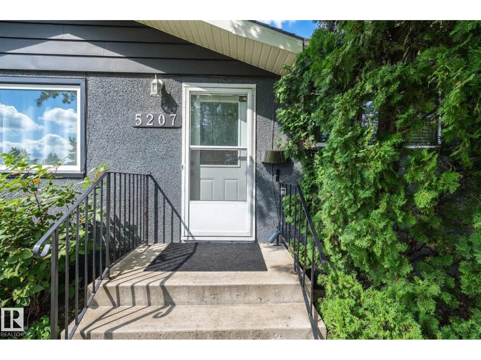 5207 103 Av Nw Property Photo 2