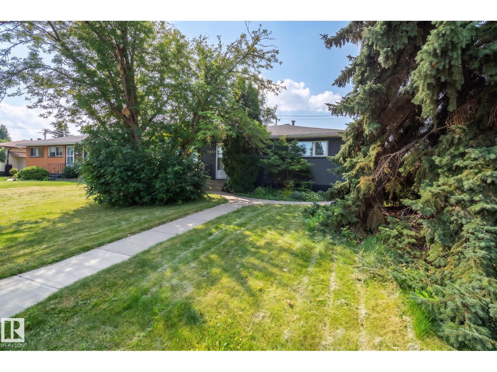 5207 103 Av Nw Property Photo 4