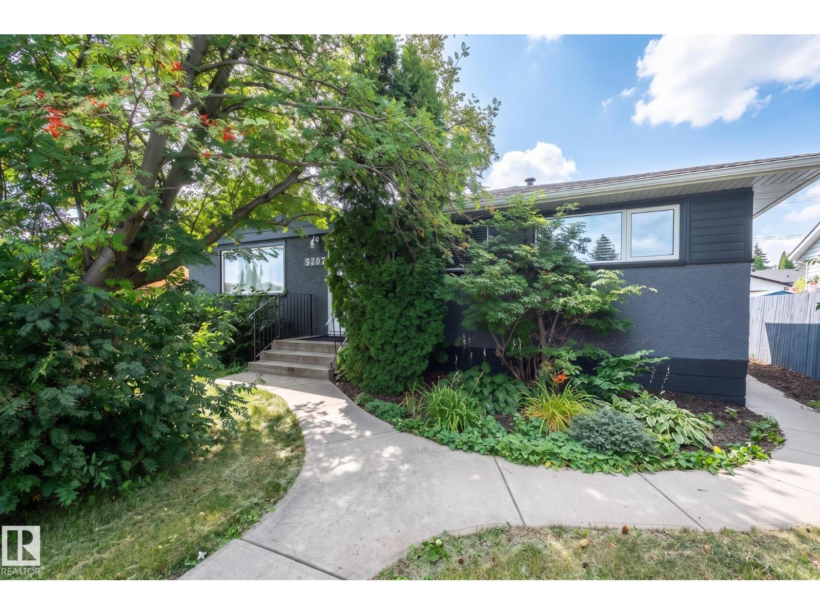 5207 103 Av Nw Property Photo 5