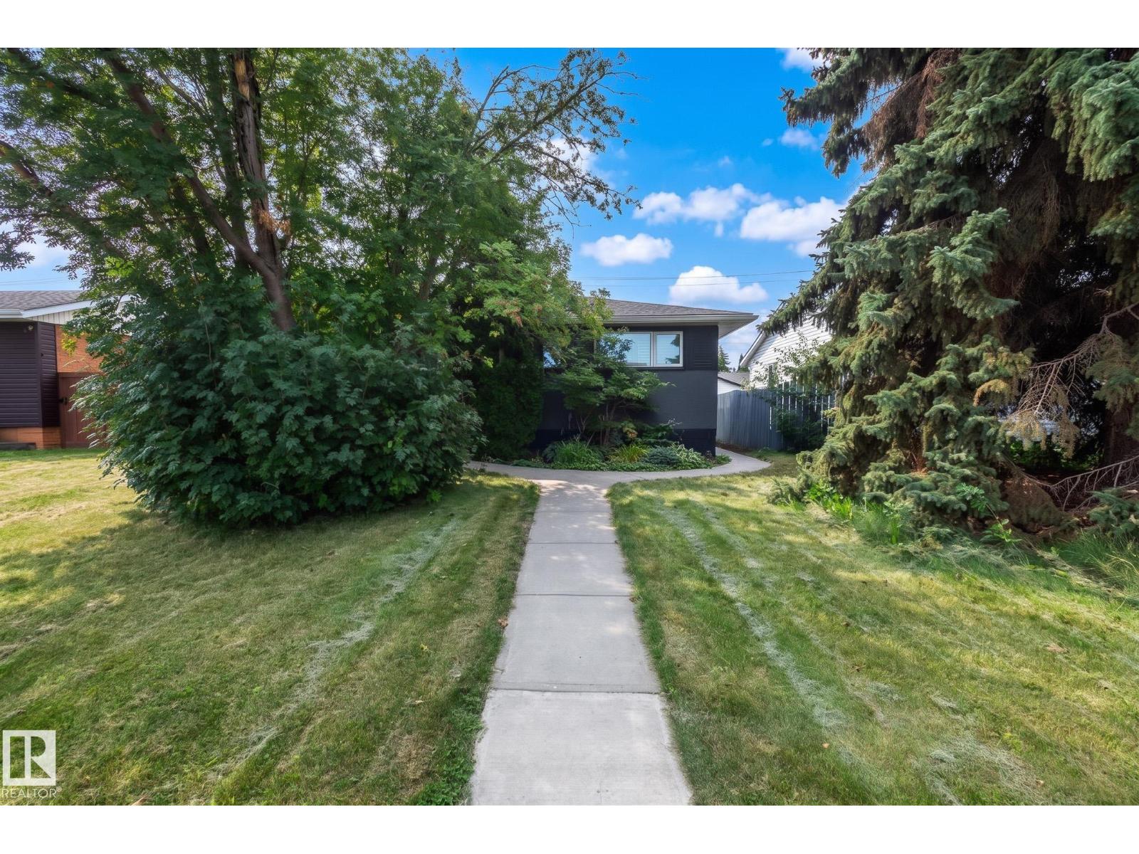5207 103 Av Nw Property Photo 6