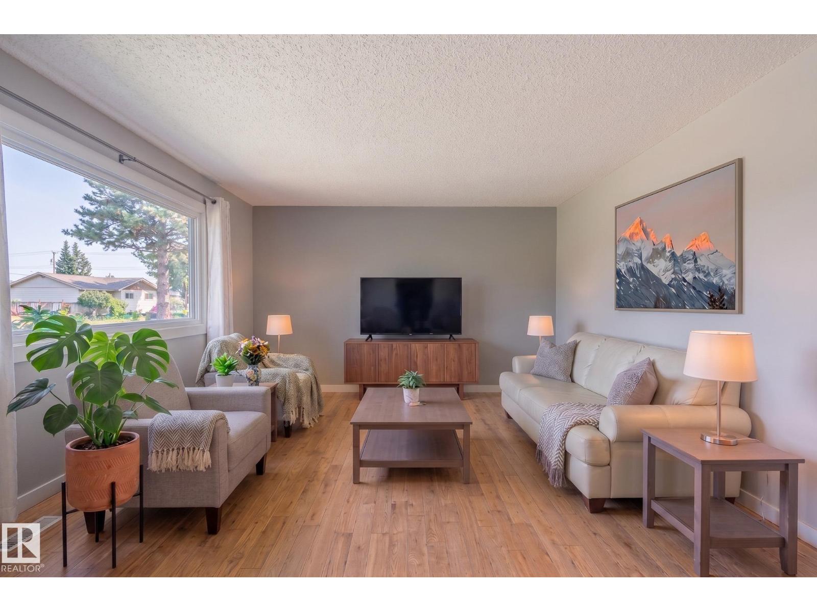 5207 103 Av Nw Property Photo 11