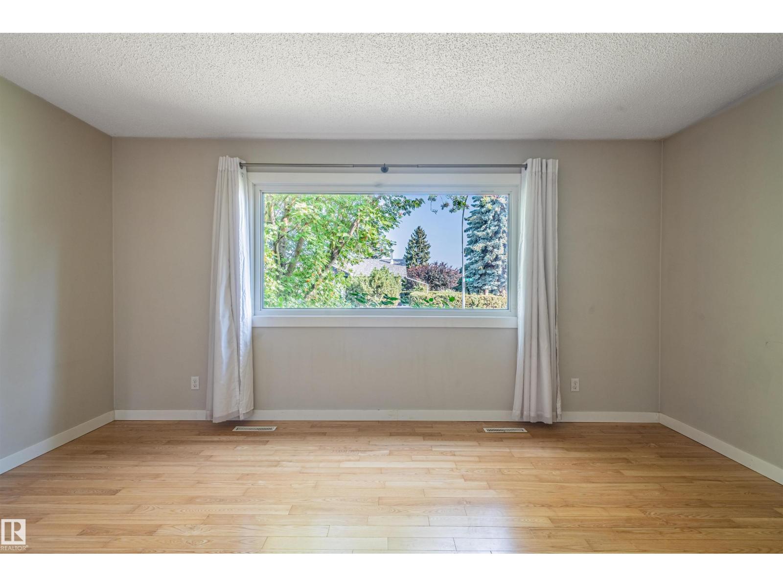 5207 103 Av Nw Property Photo 12