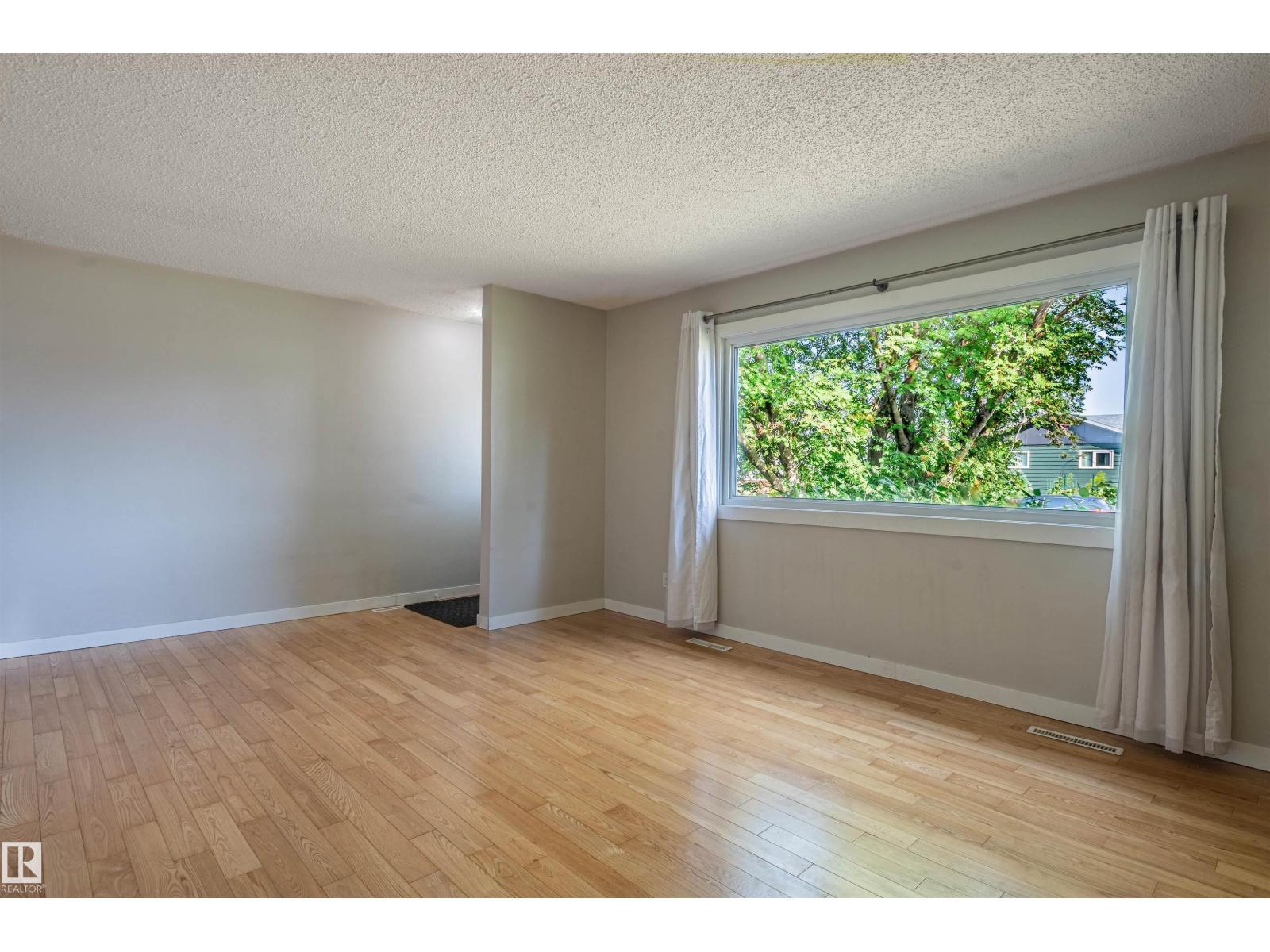 5207 103 Av Nw Property Photo 13