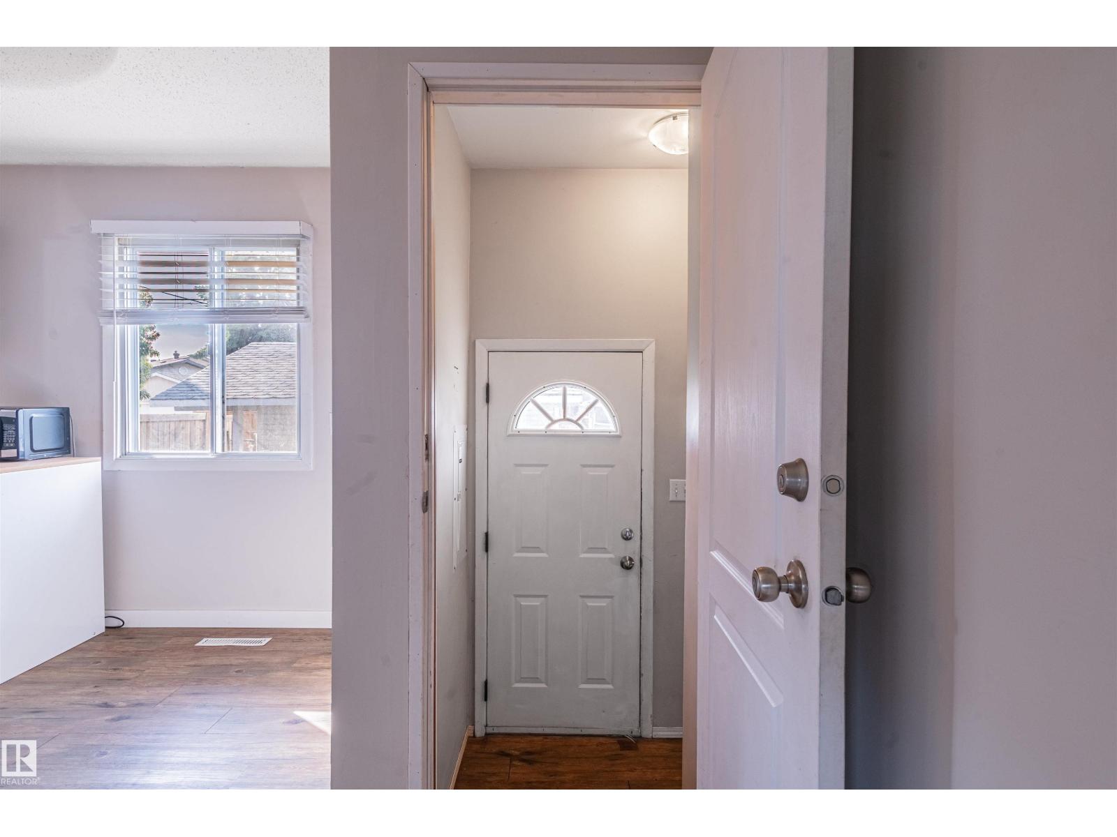 5207 103 Av Nw Property Photo 15