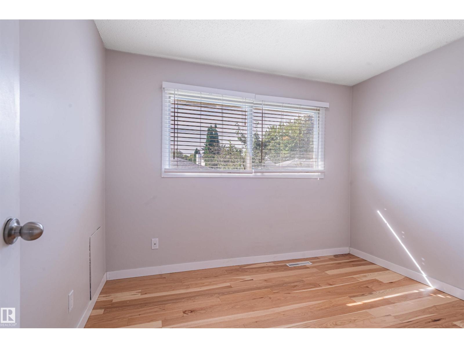 5207 103 Av Nw Property Photo 31