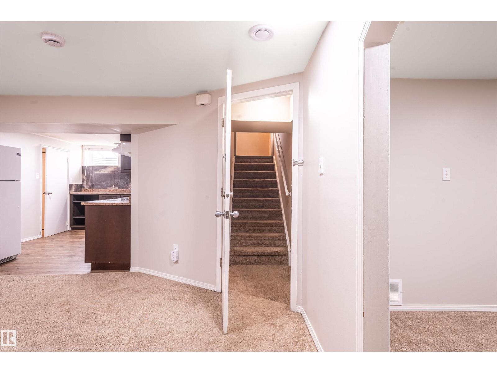 5207 103 Av Nw Property Photo 35