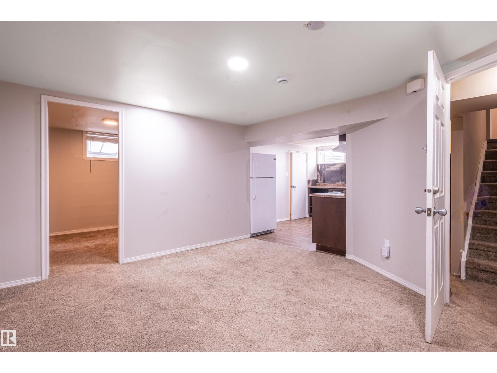 5207 103 Av Nw Property Photo 36
