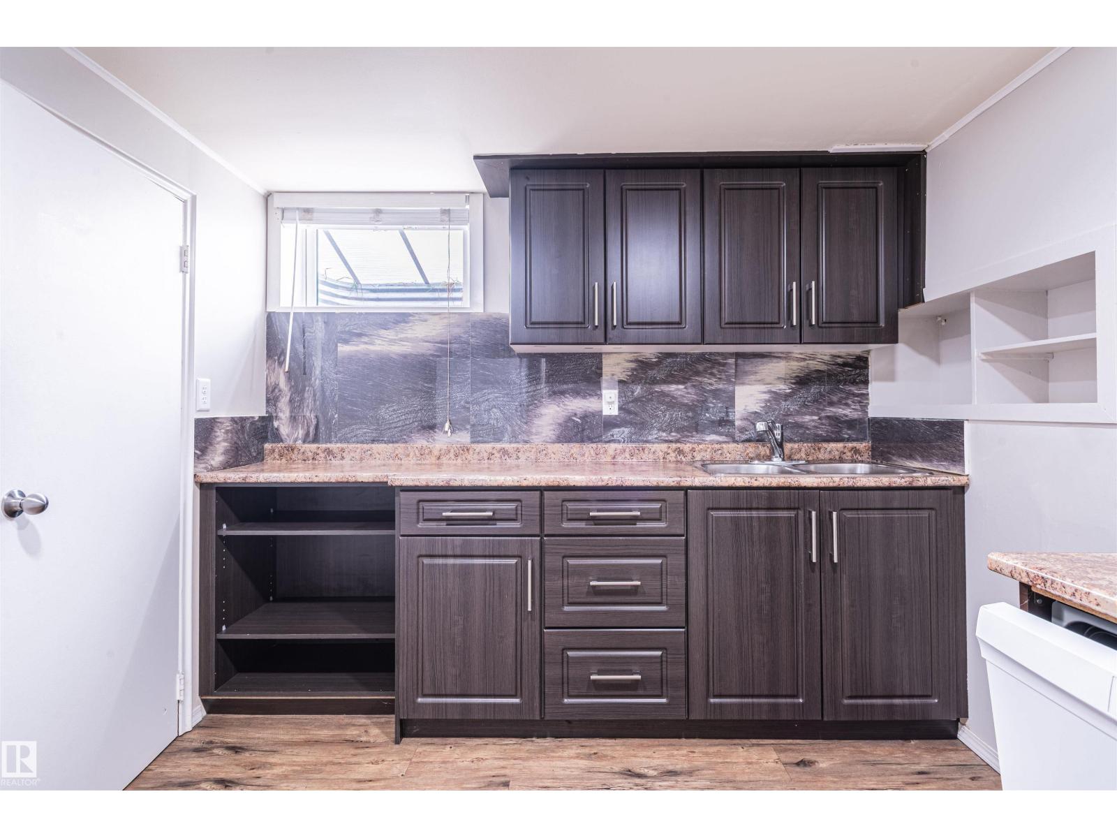 5207 103 Av Nw Property Photo 39